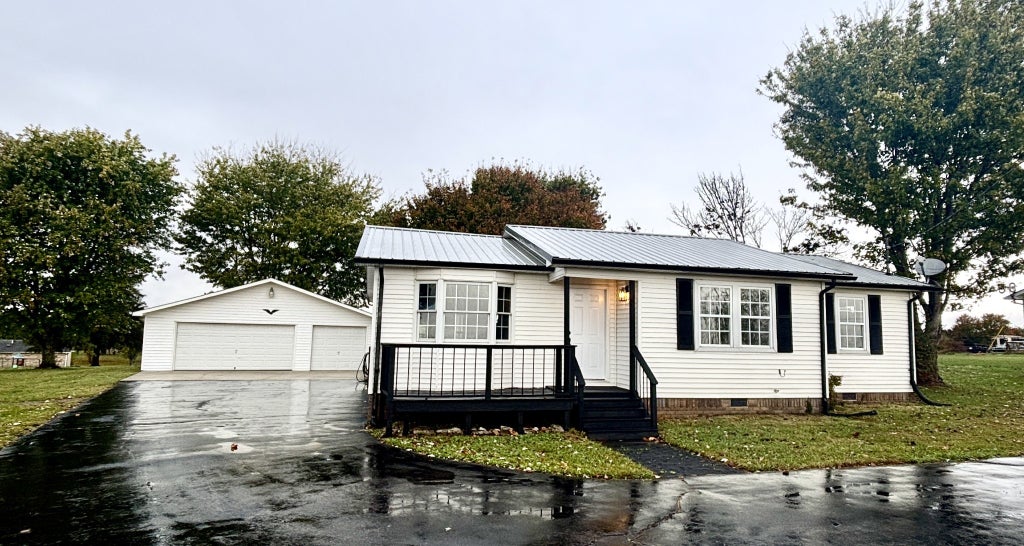 1716 New Home Rd, Smithville