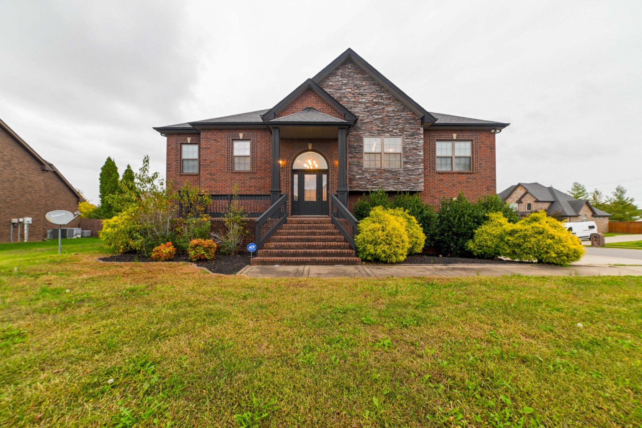 Photo of Listing #3035444