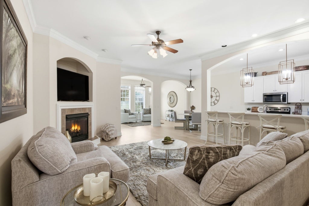 1221 Chickadee Cir, Hermitage