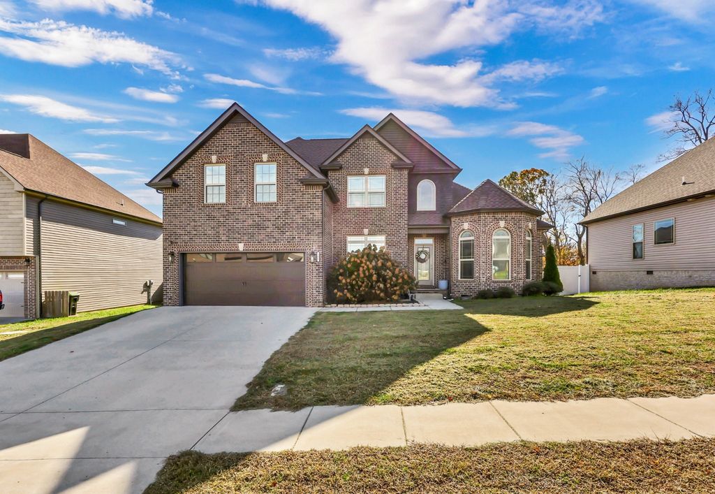 106 David Keith Ln, Clarksville