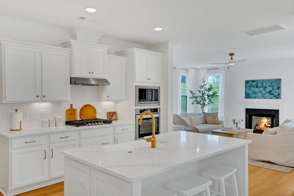 613 Conifer Dr, Spring Hill