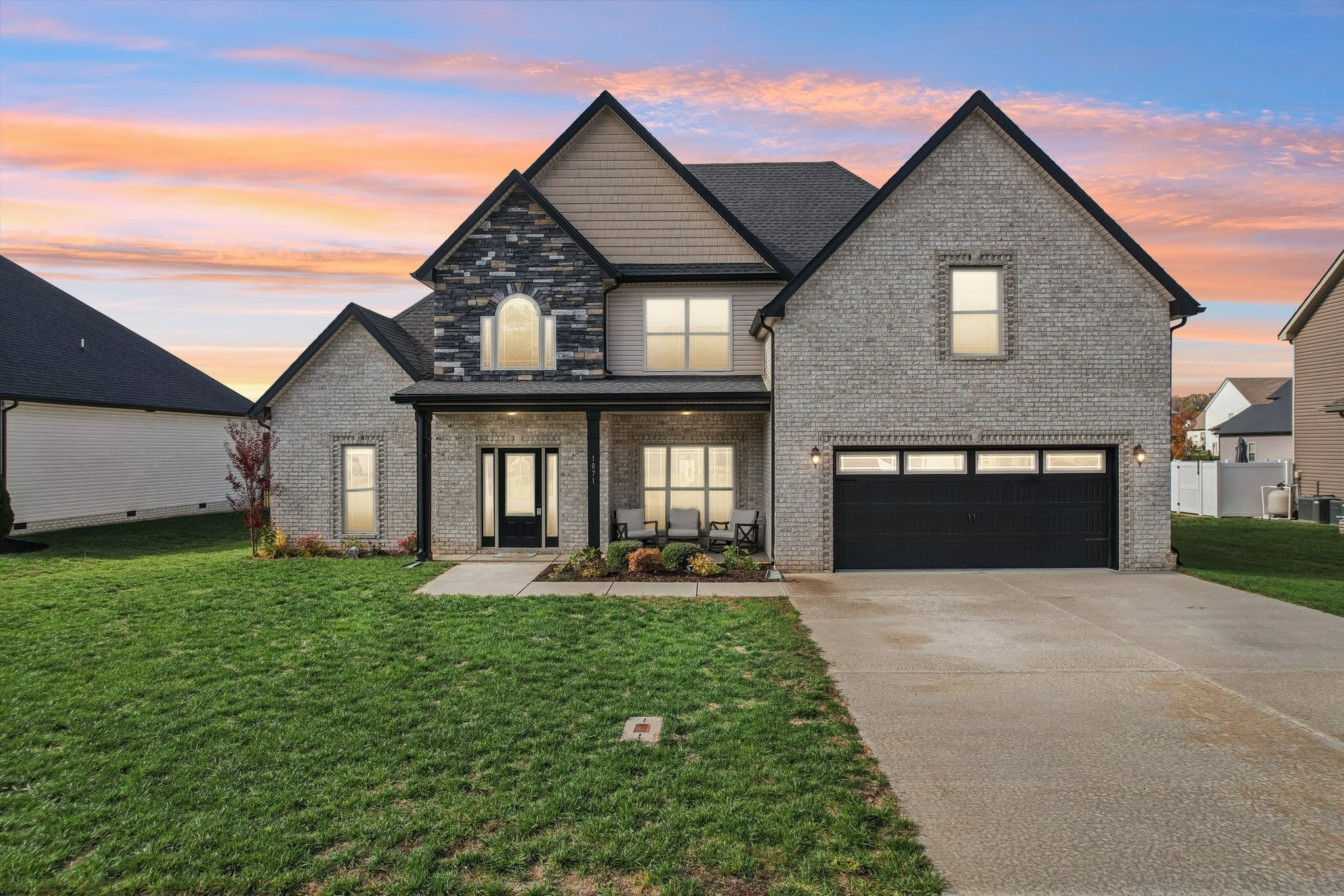 Photo of Listing #3035619