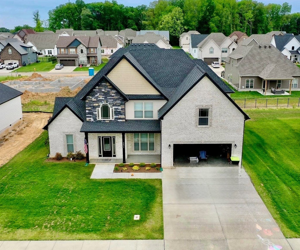 1071 Chagford Dr, Clarksville