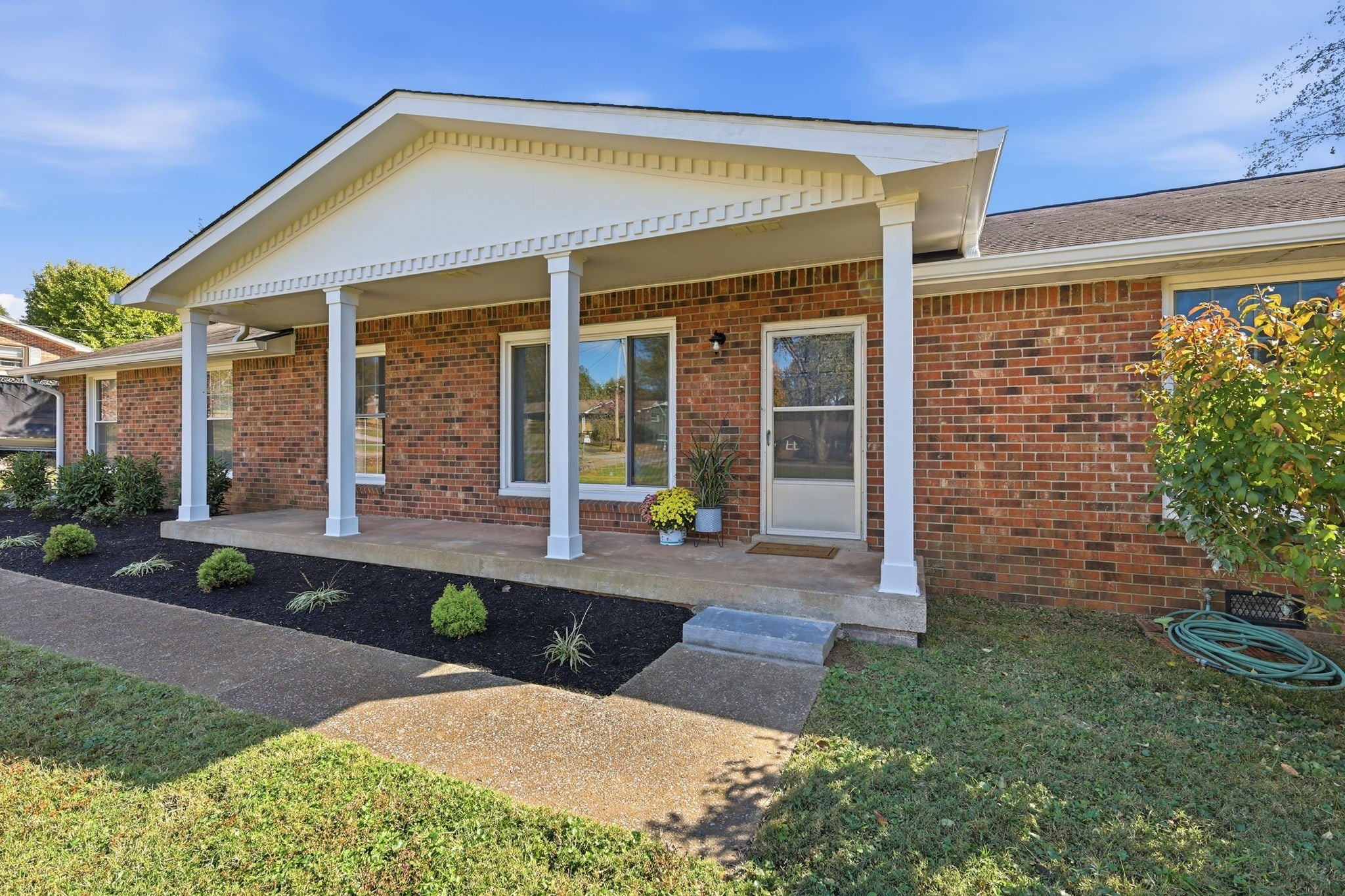 Photo of Listing #3035688