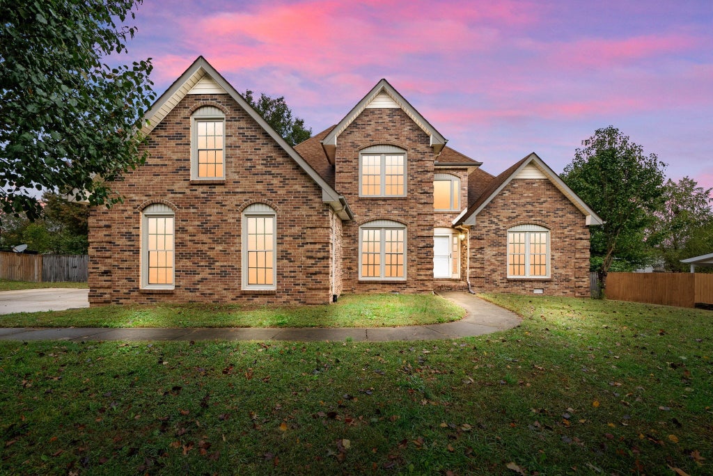 1421 Dr Meade Ln, Clarksville