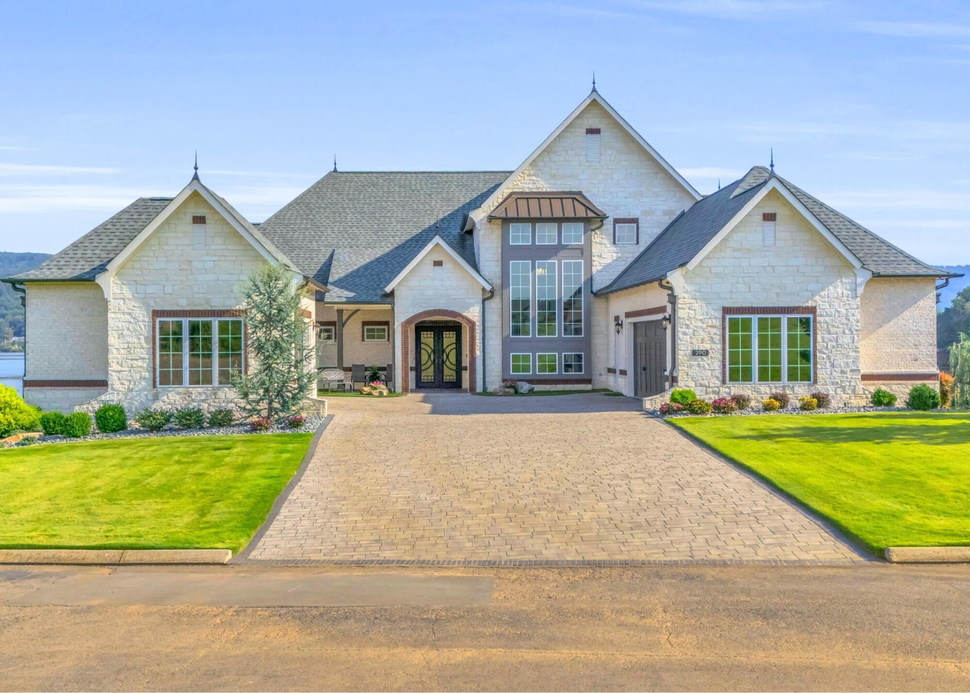 Photo of Listing #3035742