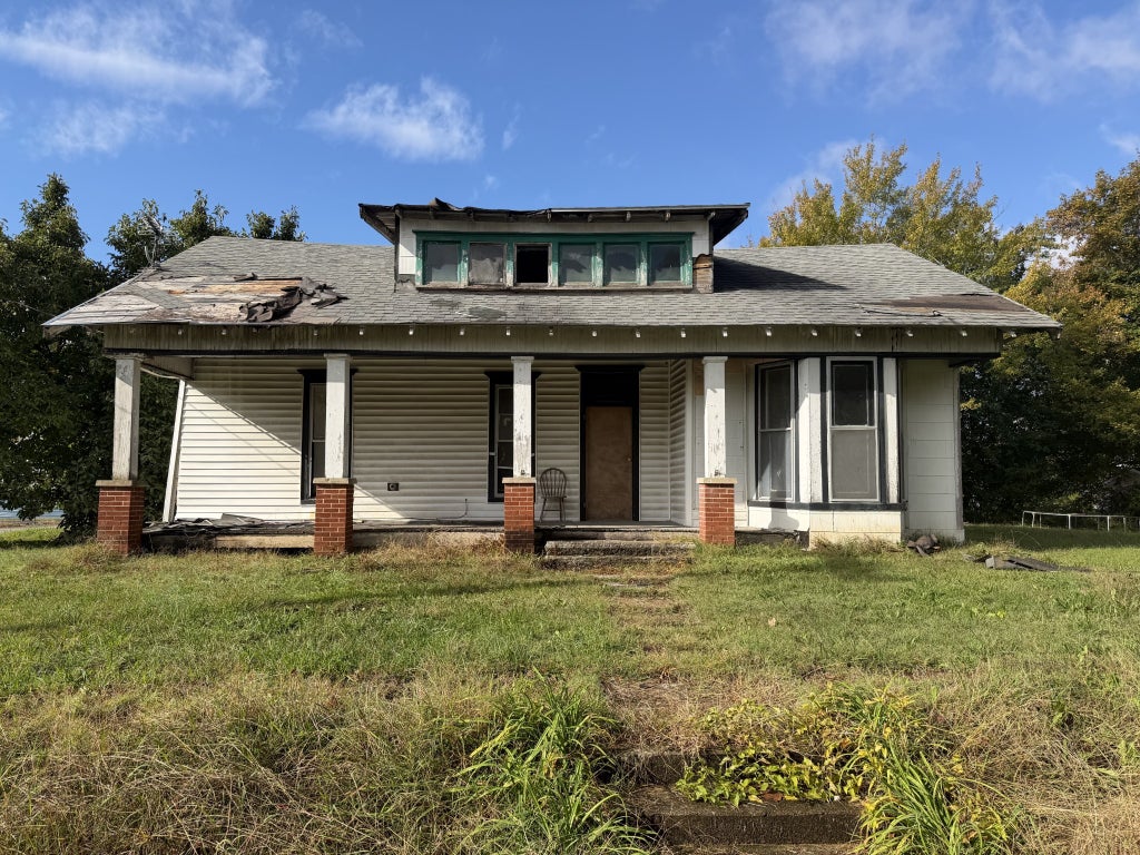 62 High St E, Mc Ewen