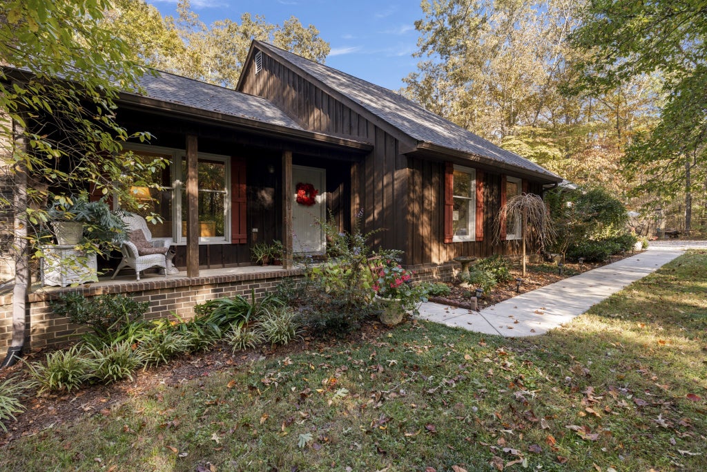 954 Belmont Rd, Manchester