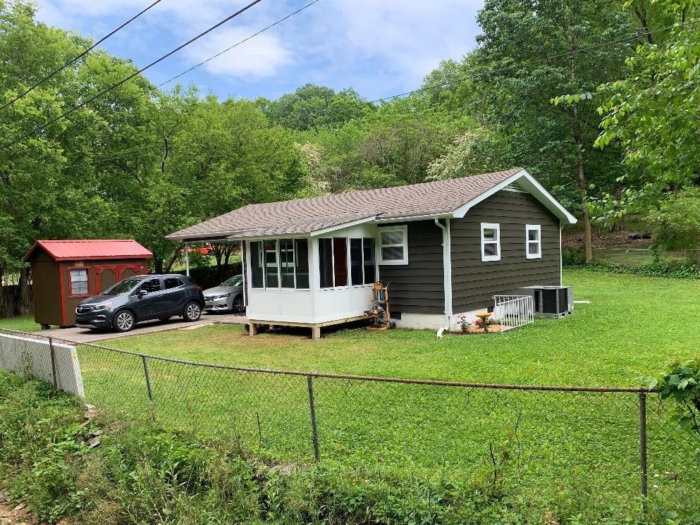 1715 Mcdonald Lane Sw, Cleveland