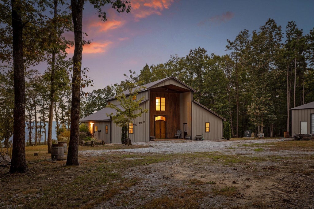 400 Maple Trail, Pikeville