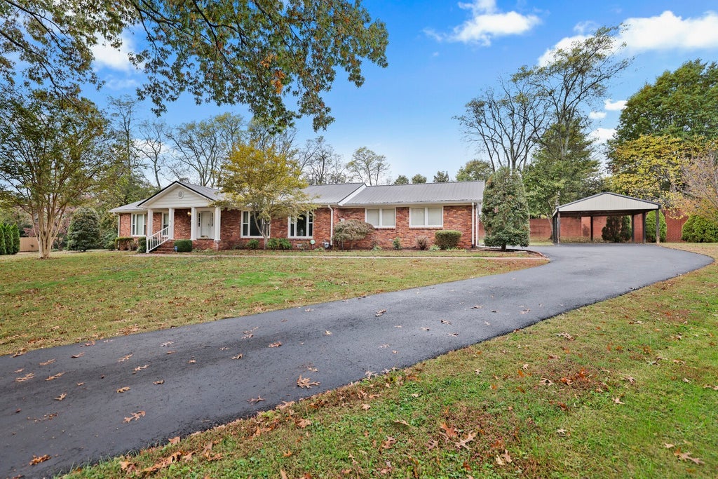 1124 Moss Cir, Gallatin