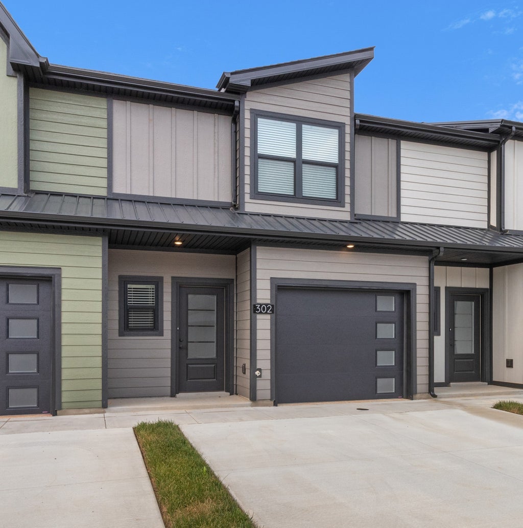 302 Jonathan Wade Circle, Clarksville