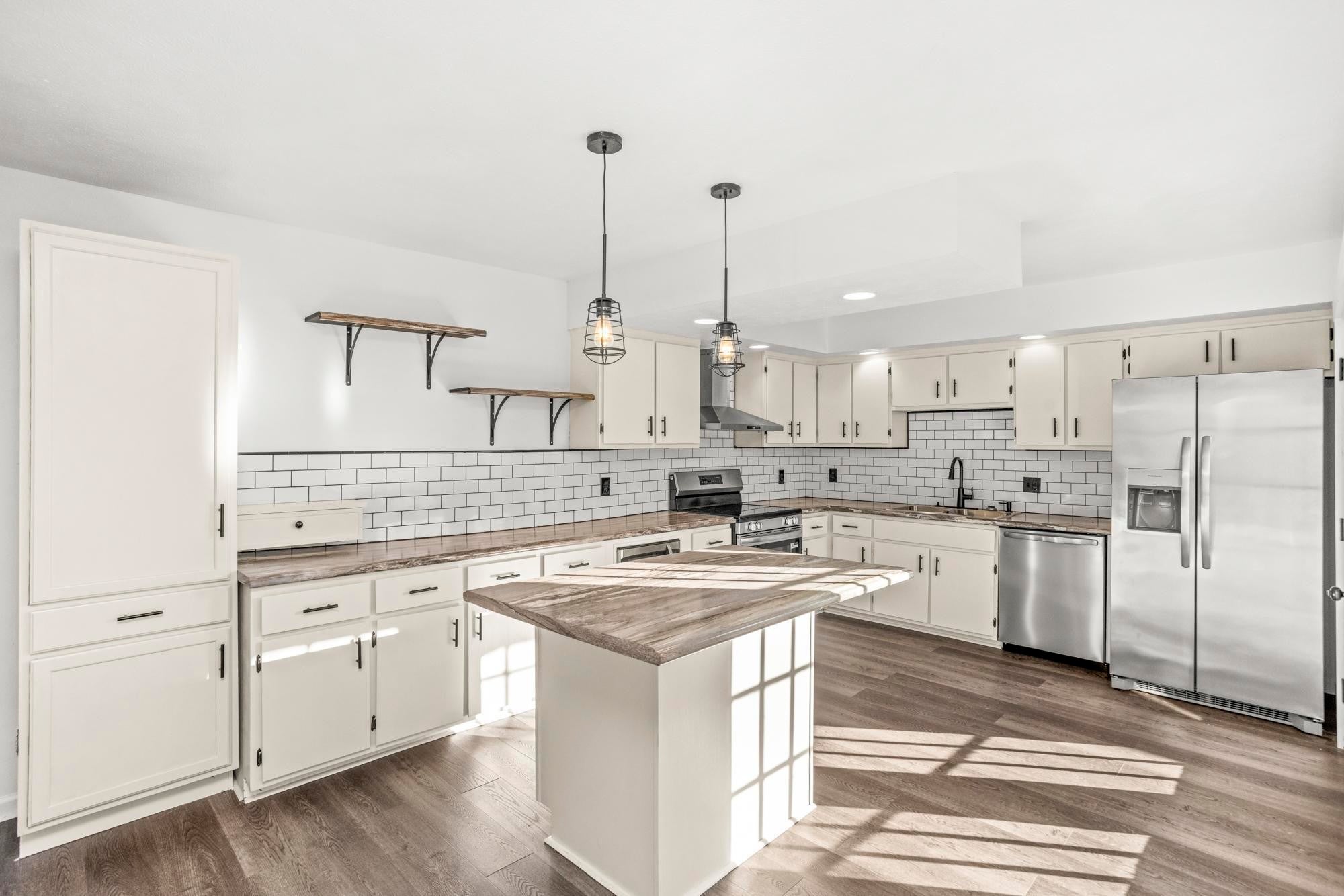 Photo of Listing #3036091