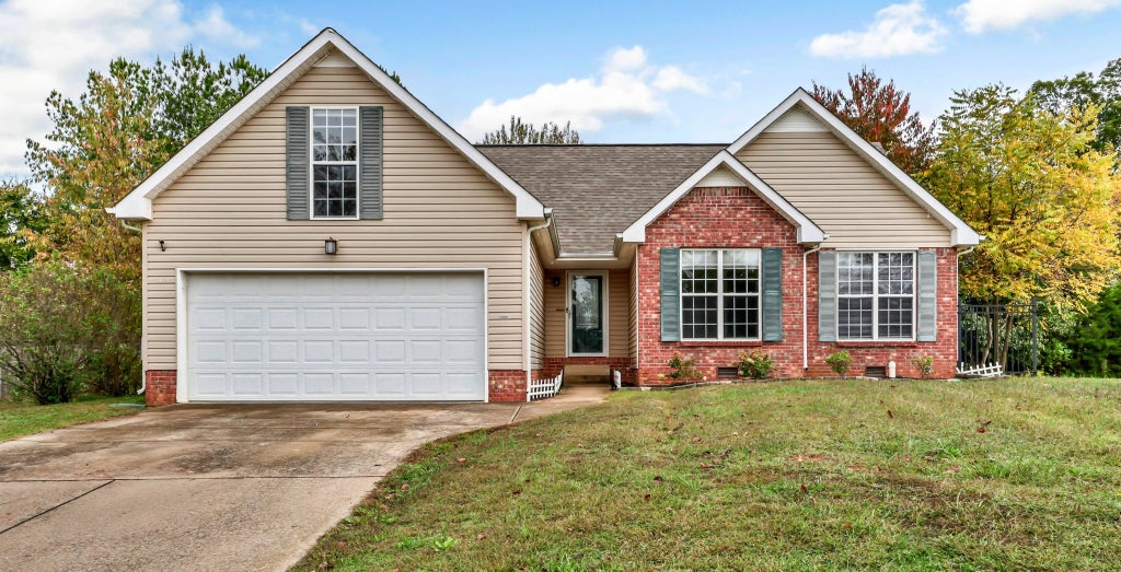 1412 Cedar Springs Cir, Clarksville