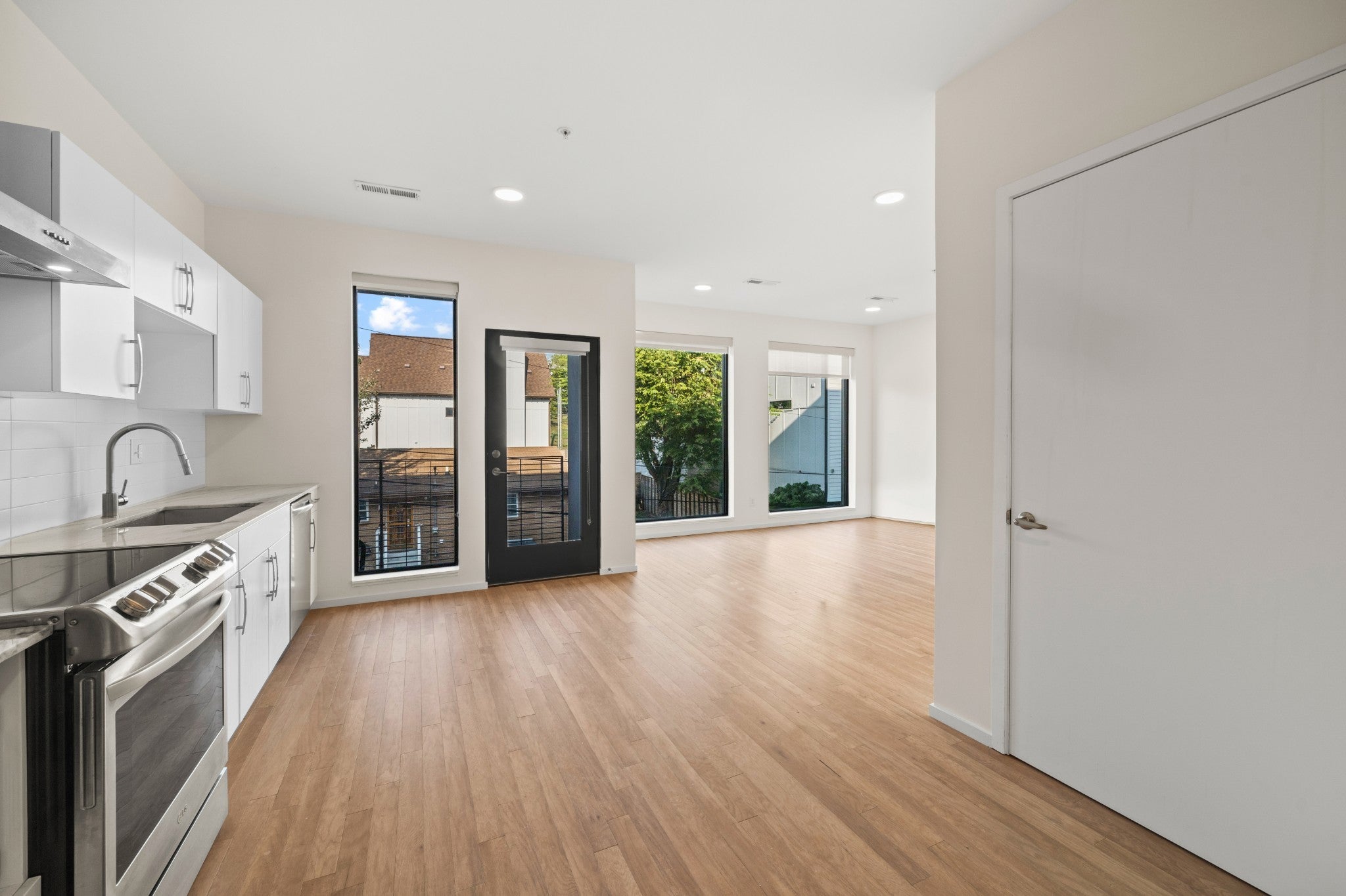 Photo of Listing #3037272