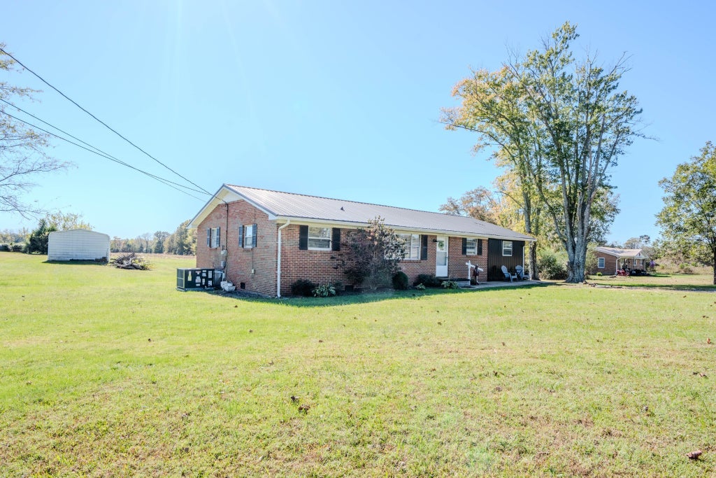 729 Weakley Creek Rd, Lawrenceburg