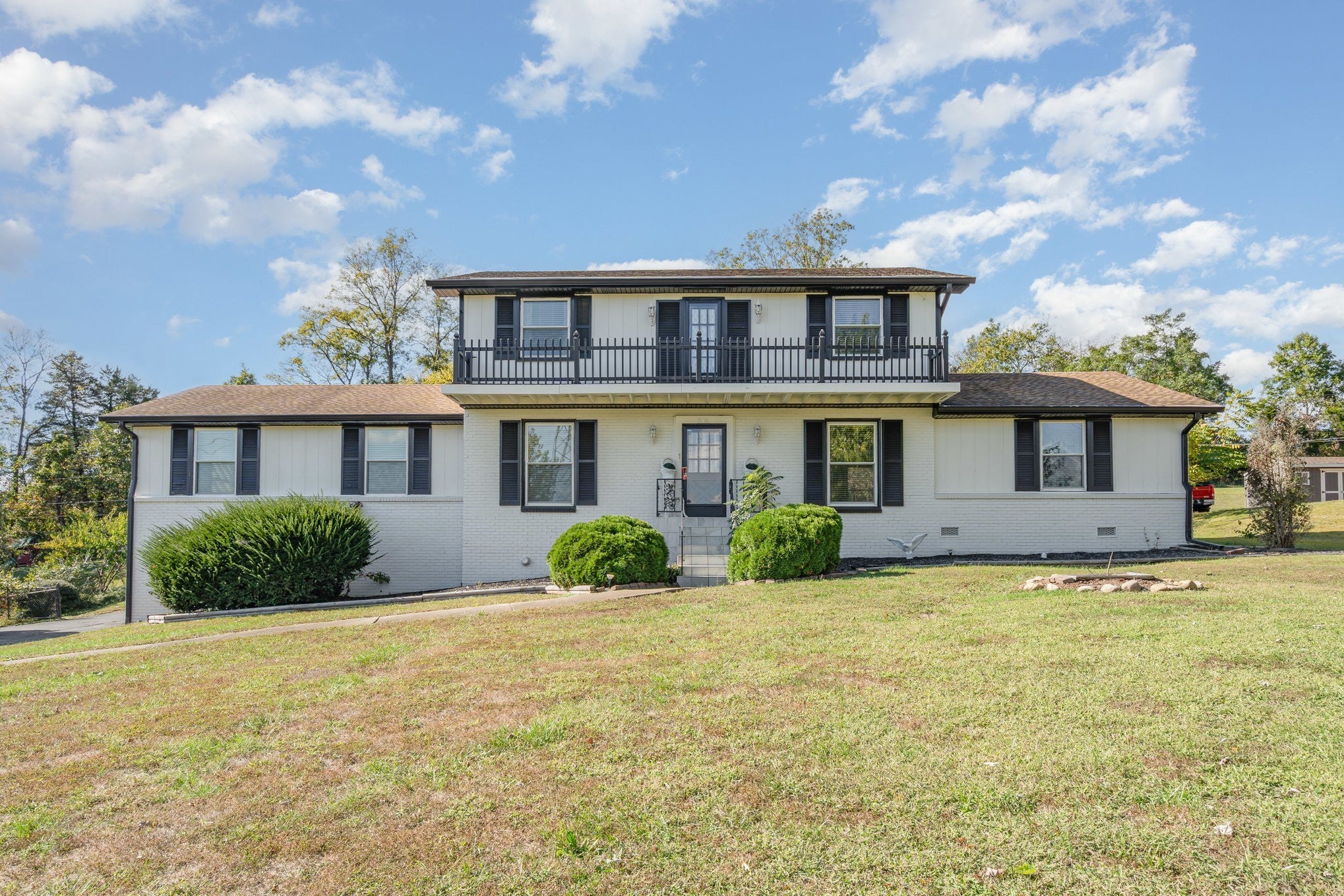 Photo of Listing #3037315