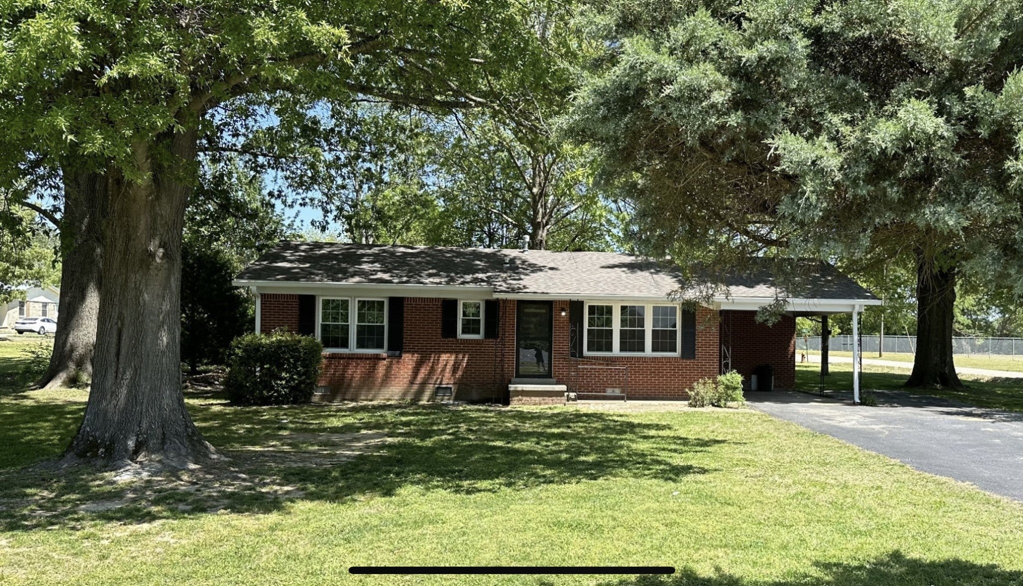 Photo of Listing #3037355