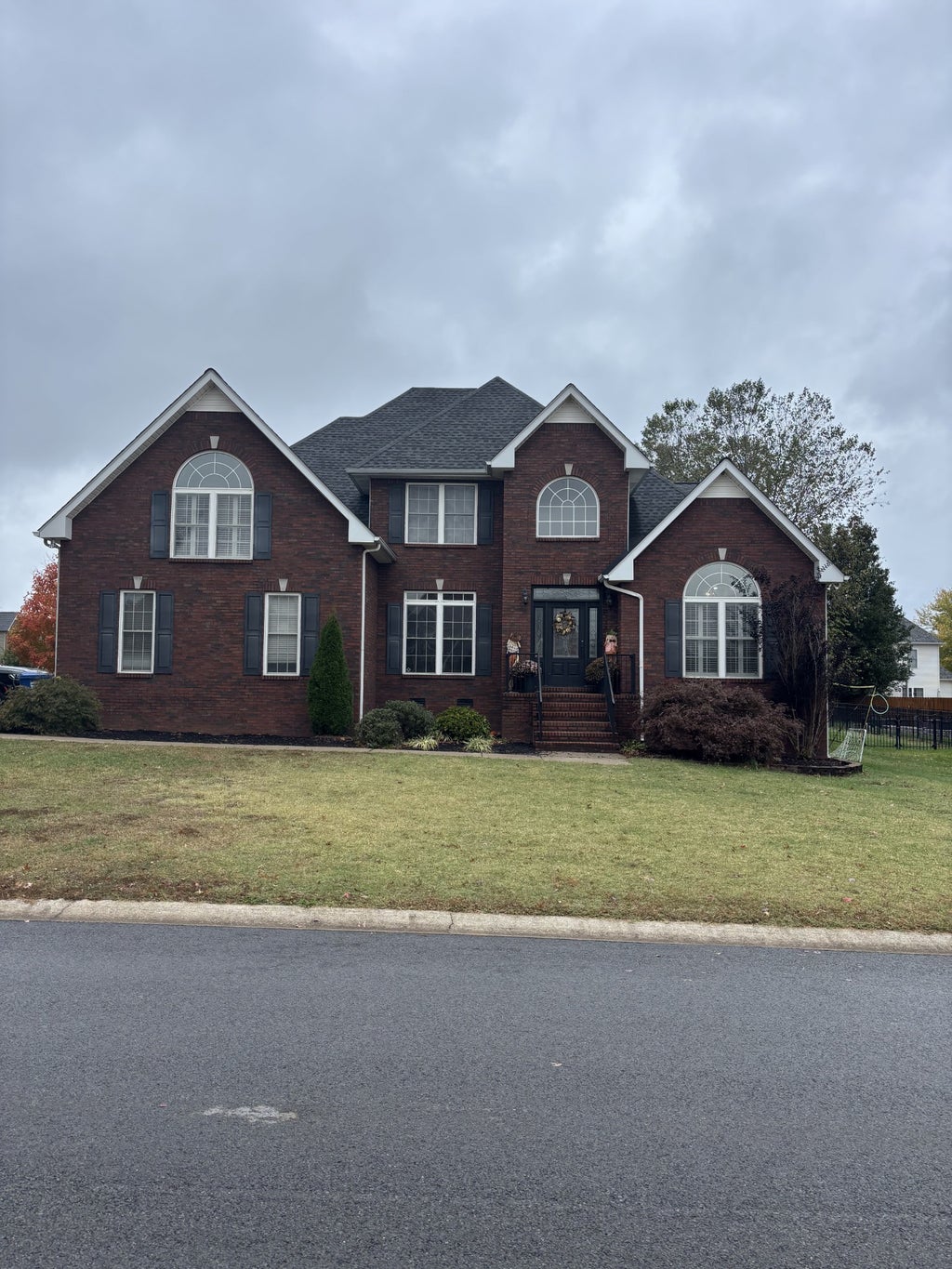 879 Iron Wood Cir, Clarksville