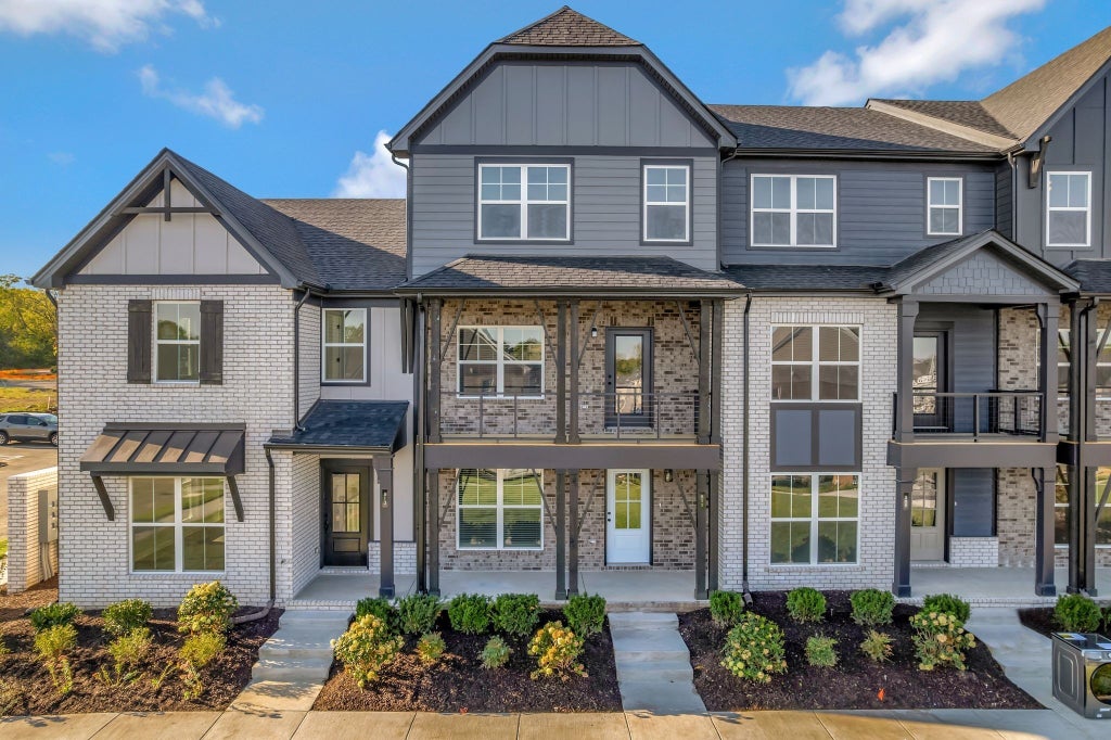 614 Granbury Drive, Hendersonville