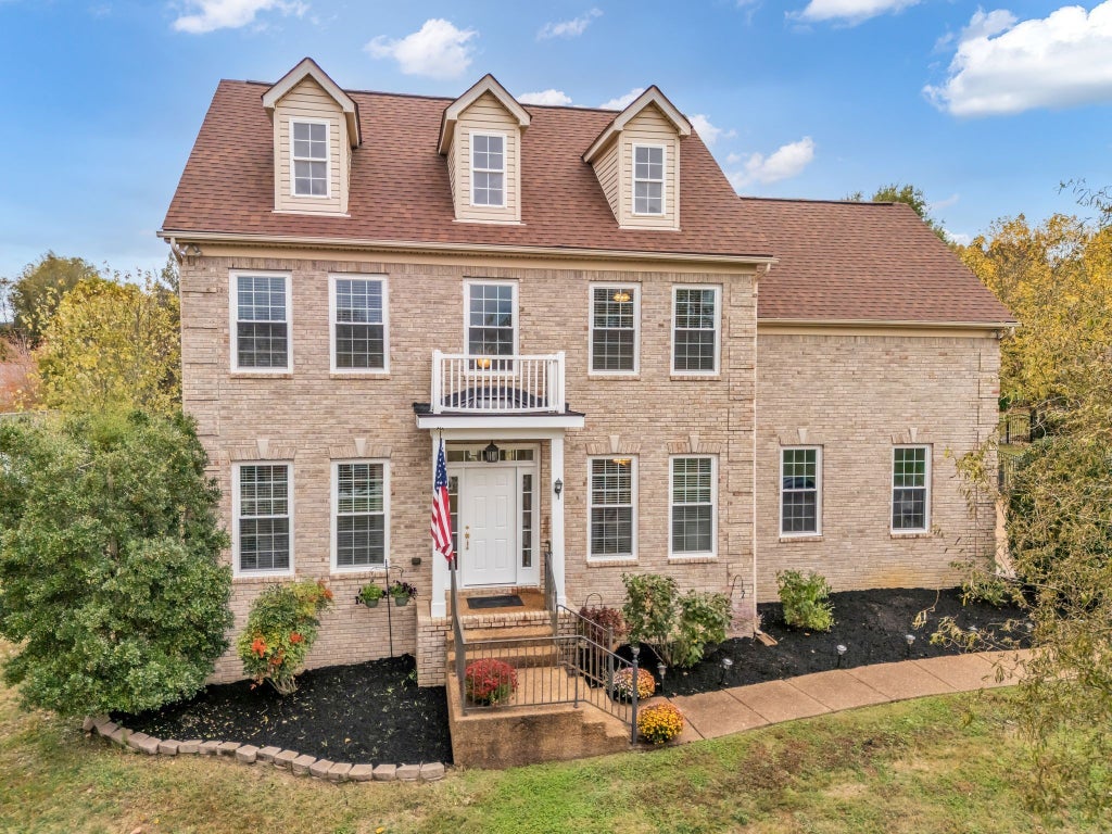 1017 Kellyn Ln, Hendersonville