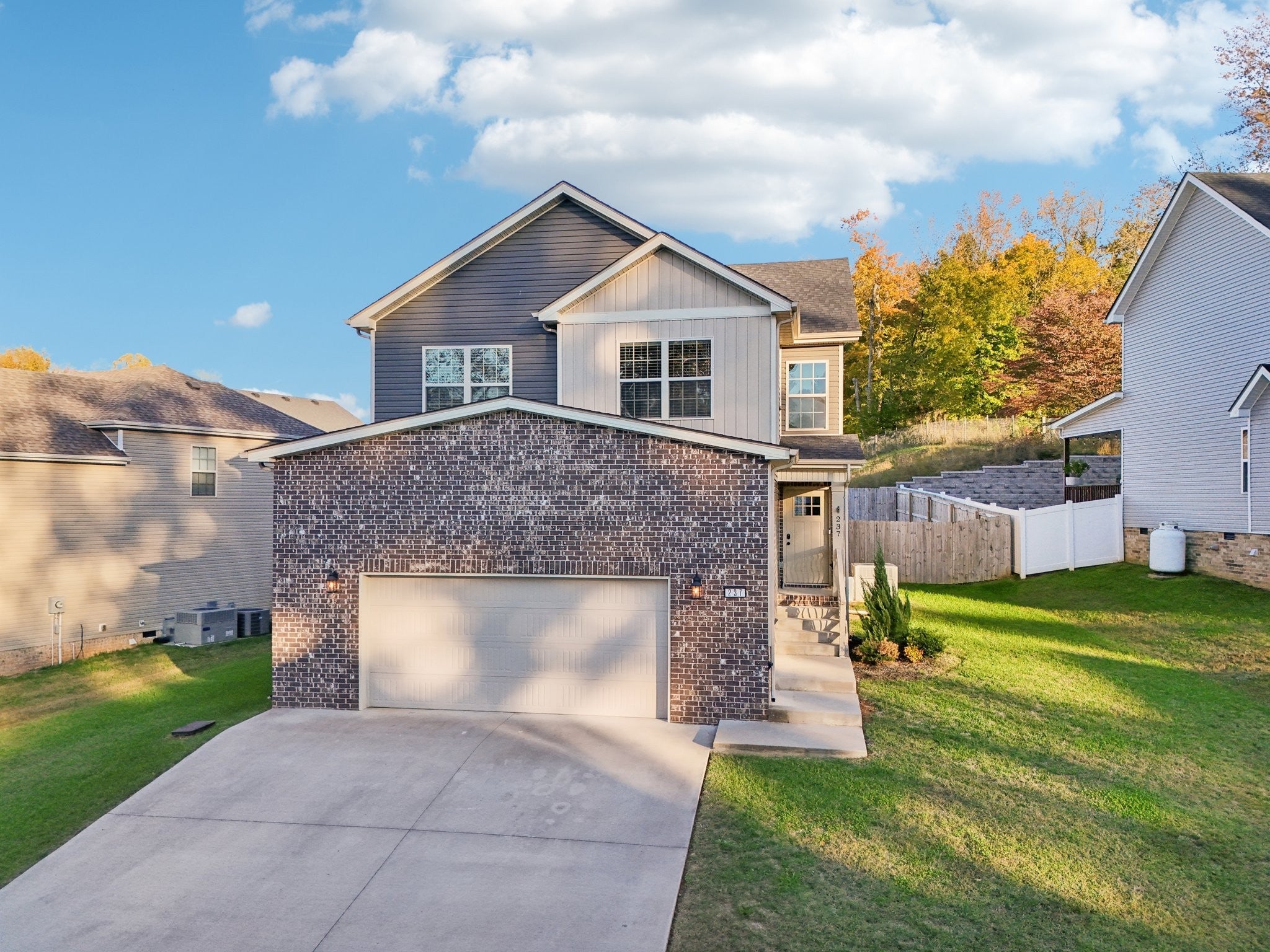 Photo of Listing #3037627