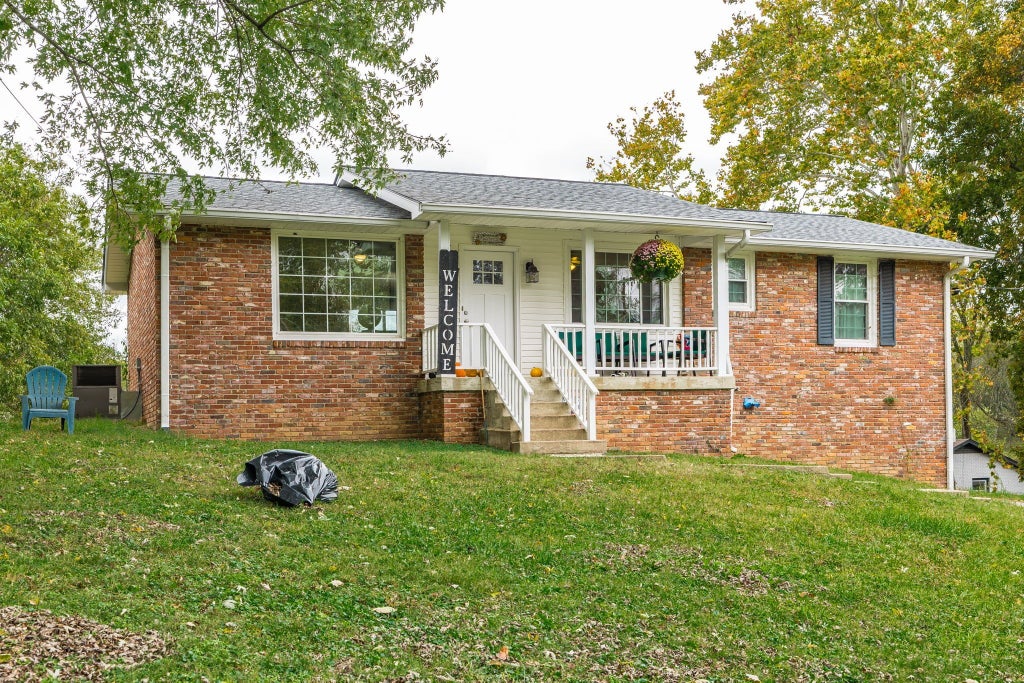 117 Freshrun Dr, Hendersonville