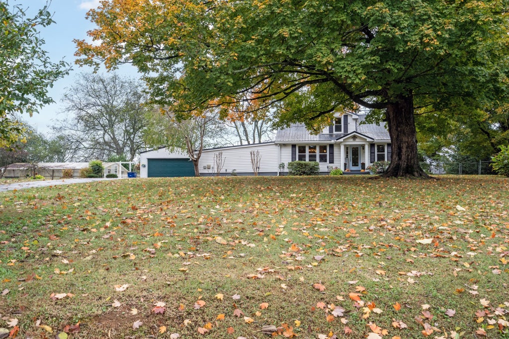 310 Crest Dr, Shelbyville