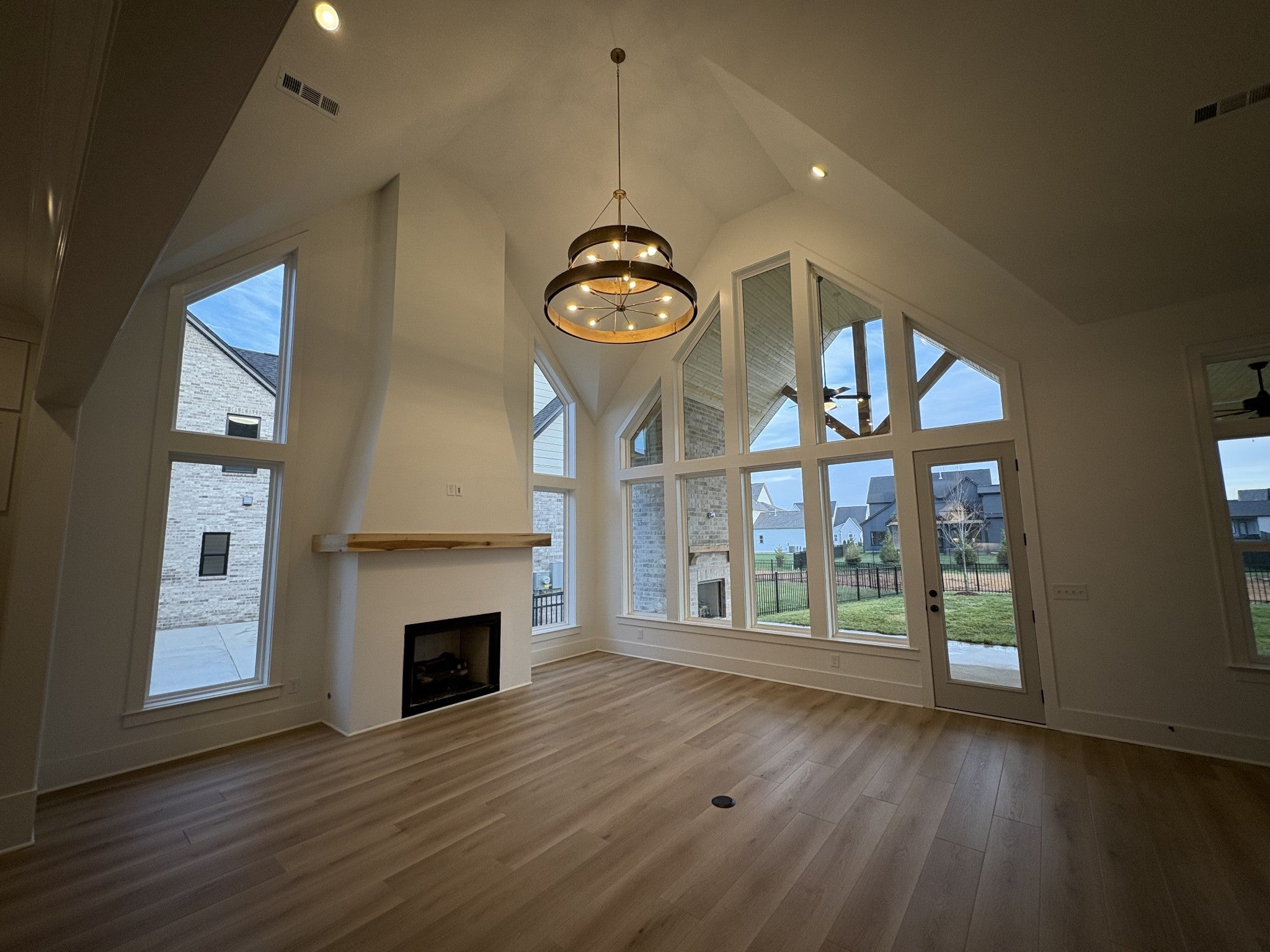 Photo of Listing #3038044