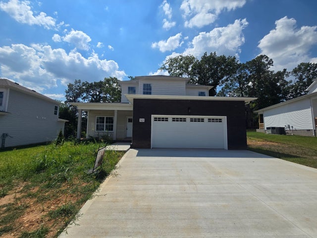 522 N Halifax Ct, Clarksville