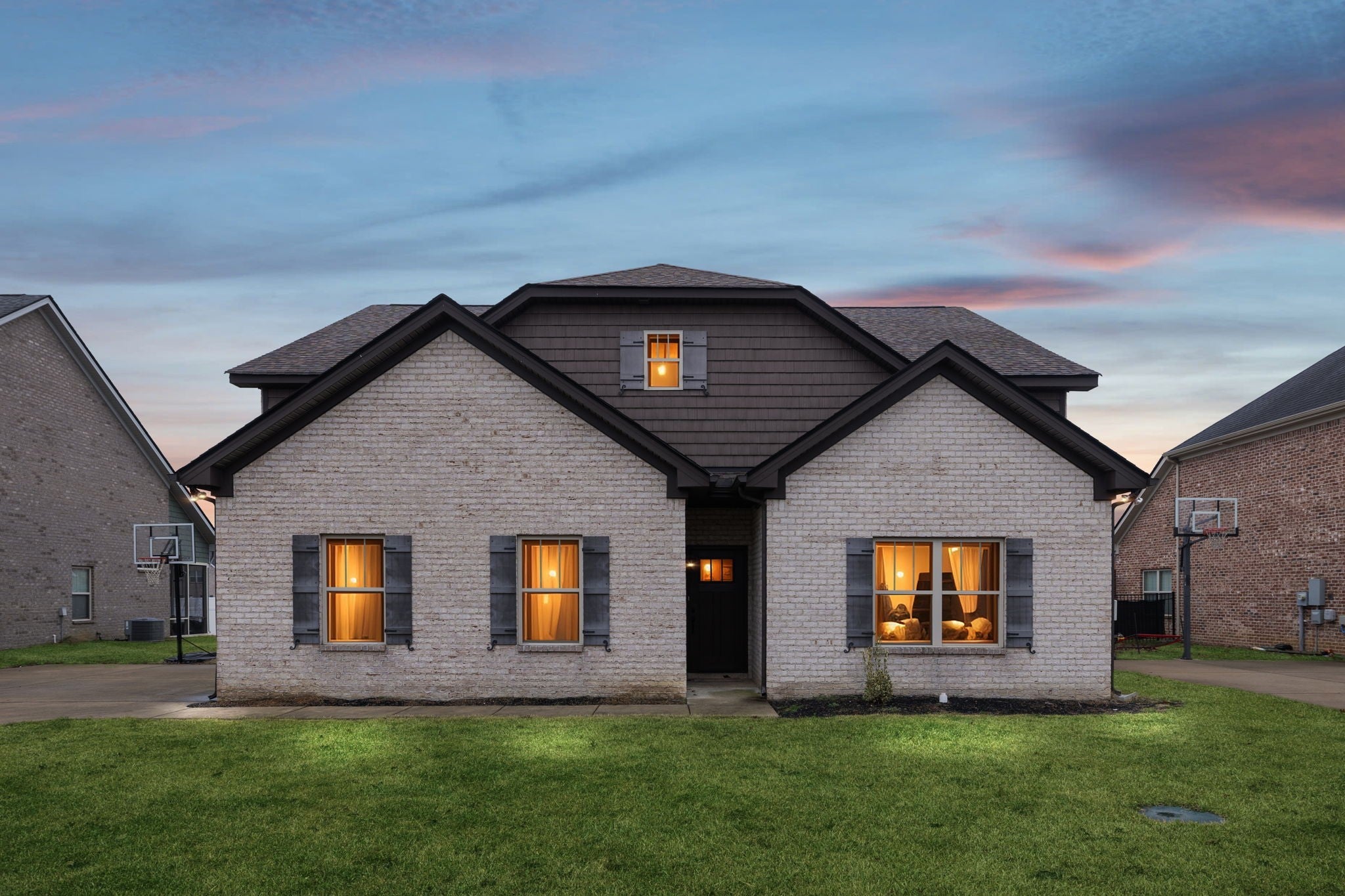 Photo of Listing #3038192