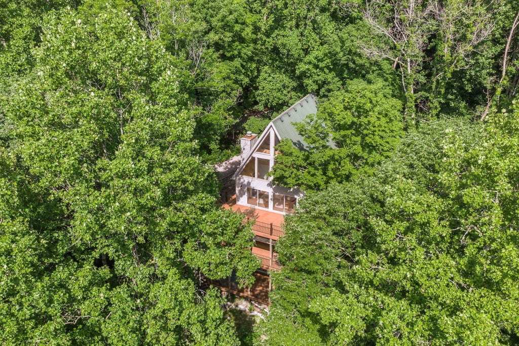 813 Cherokee Dr, Smithville