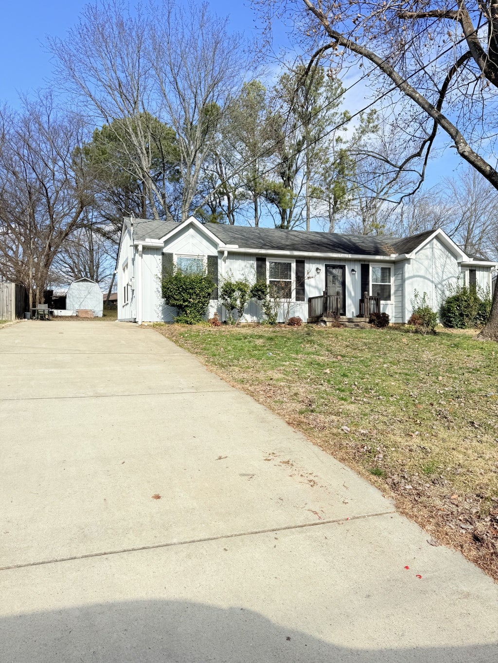 169 Timberlake Dr, Hendersonville