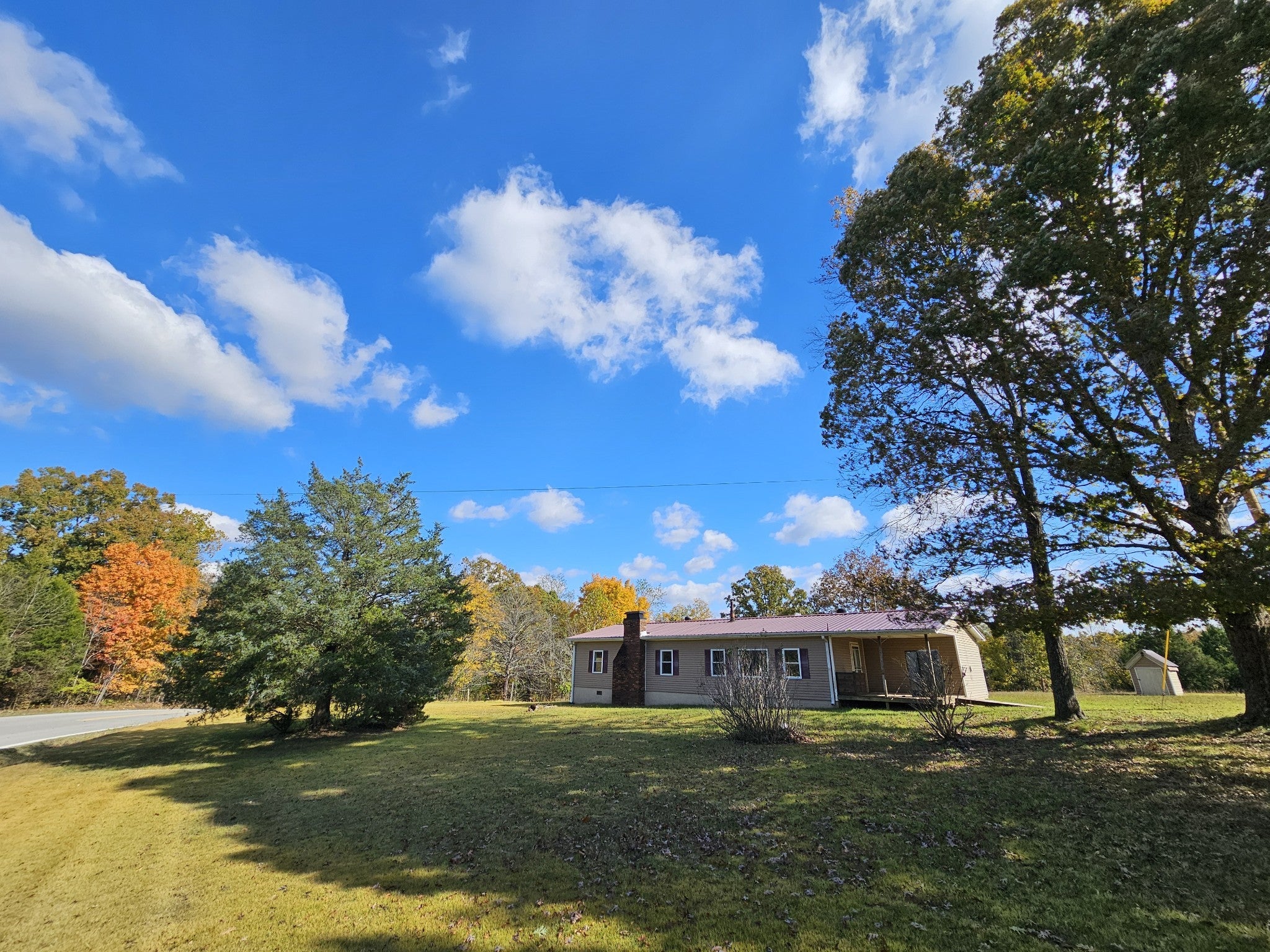 Home for sale in 2305 Highway 46 Indian Mound, TN