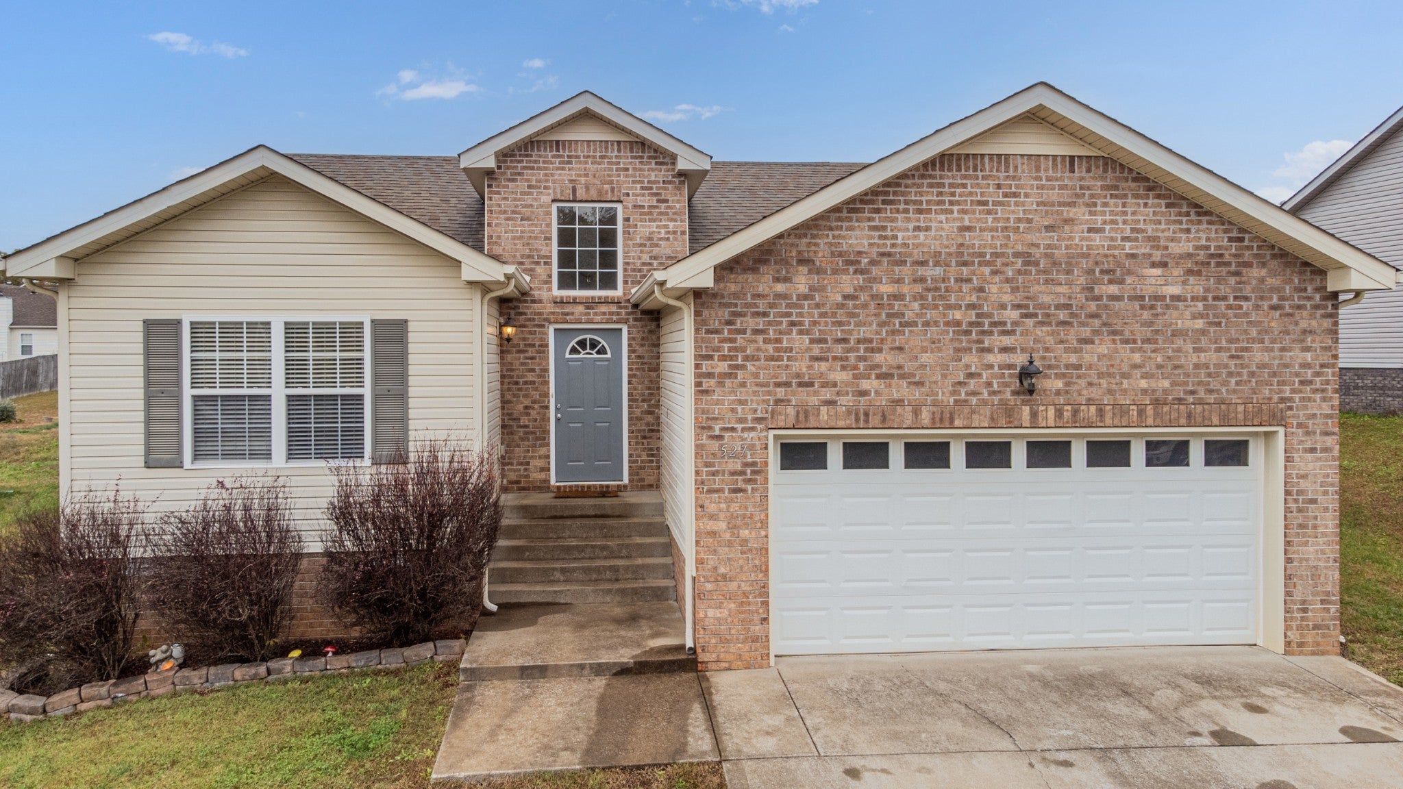 Photo for MLS 3038735 in 527 Cedar Valley Dr Clarksville, TN - 37043