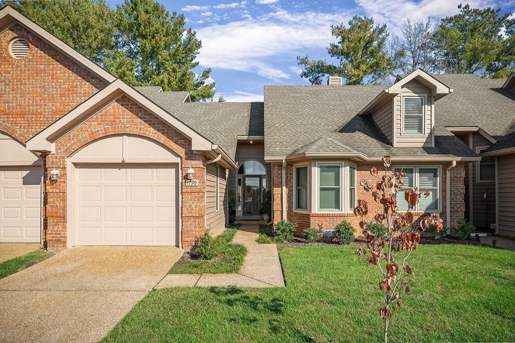 Photo of Listing #3038882