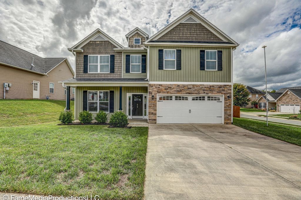 619 Suffolk Rd, Johnson City