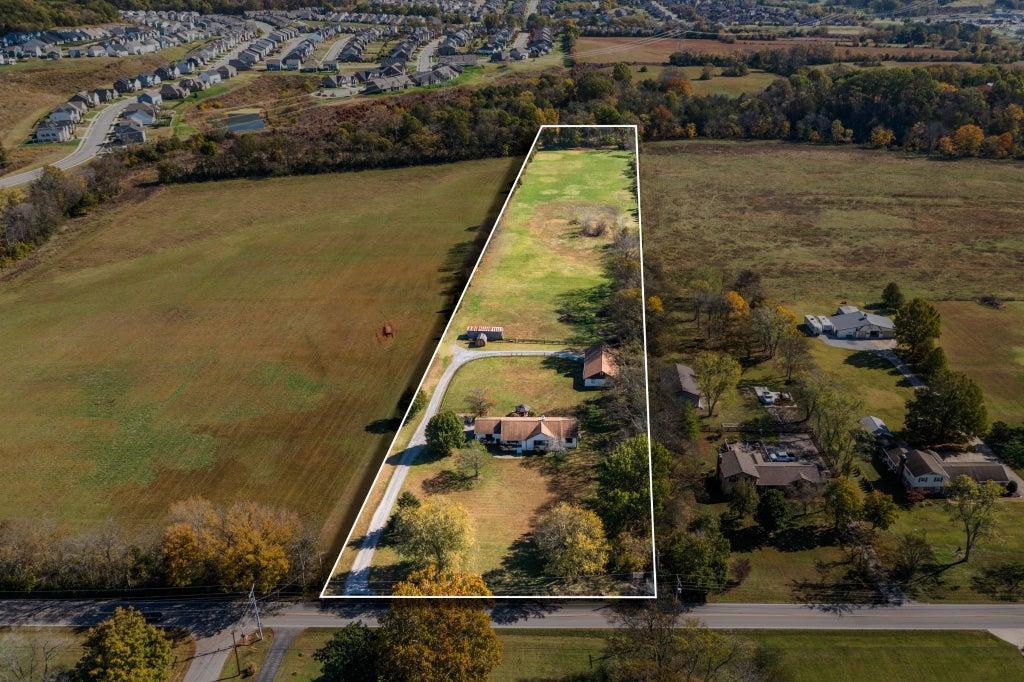 170 Upper Station Camp Crk Rd, Gallatin