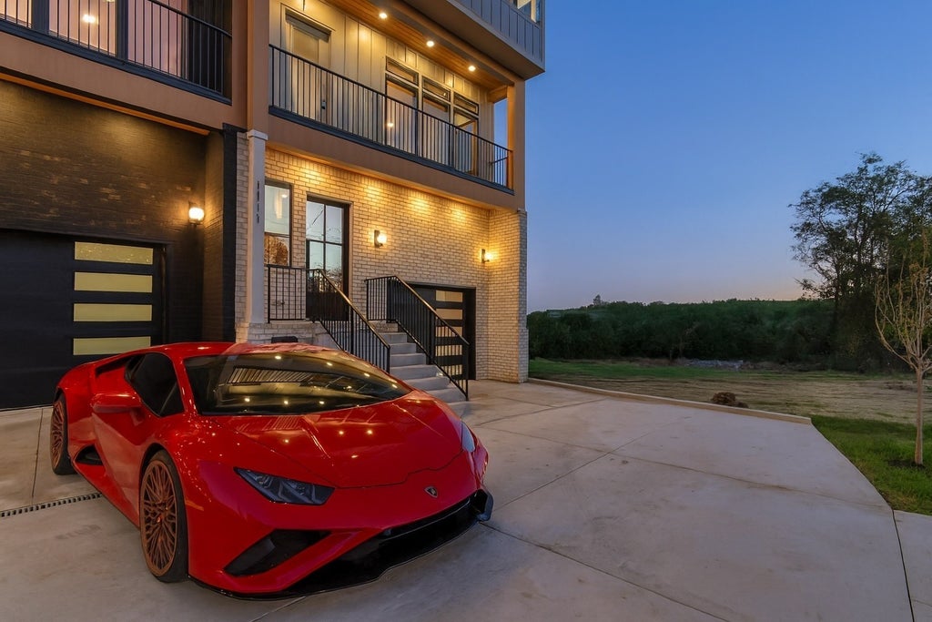 1111 Brick Church Pike, Nashville