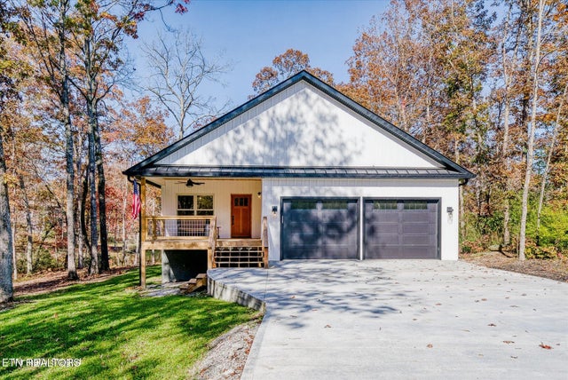 565 Grassland Rd, Crossville