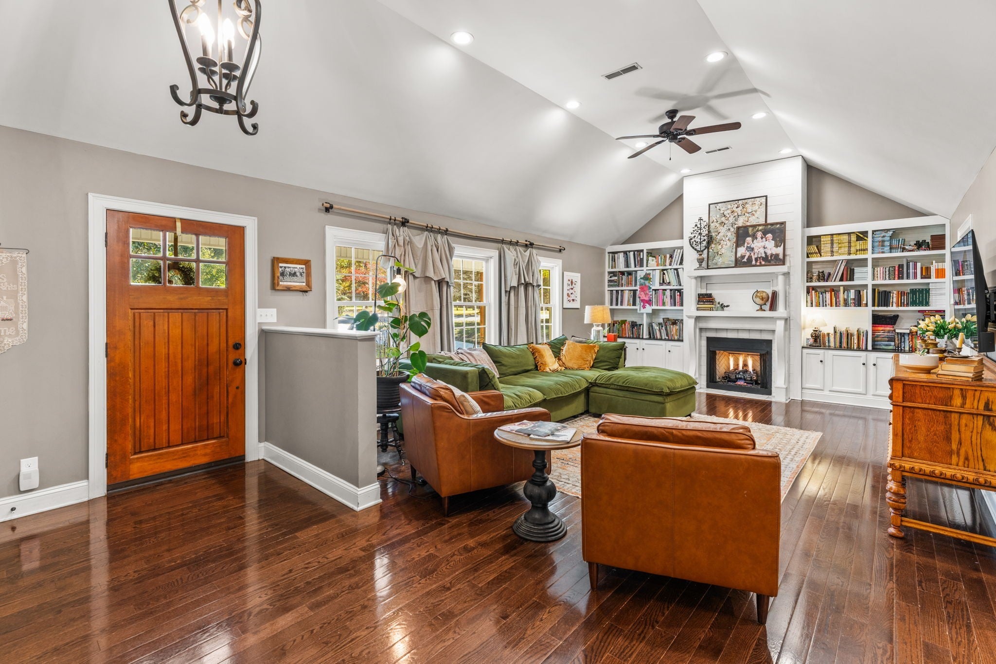 Photo of Listing #3039581