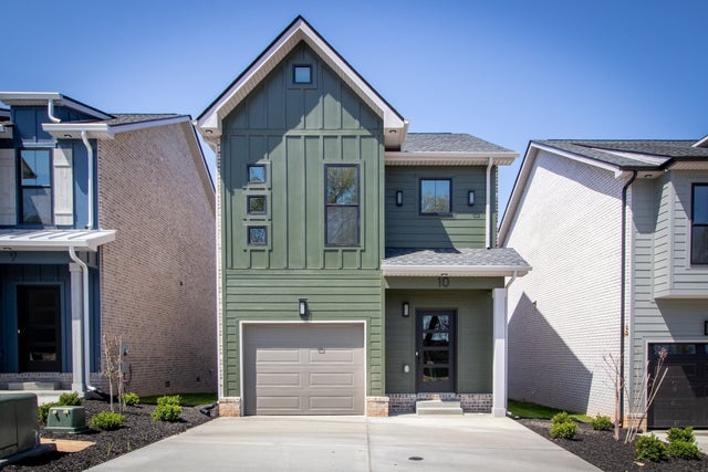 10 Holland Park West, Clarksville