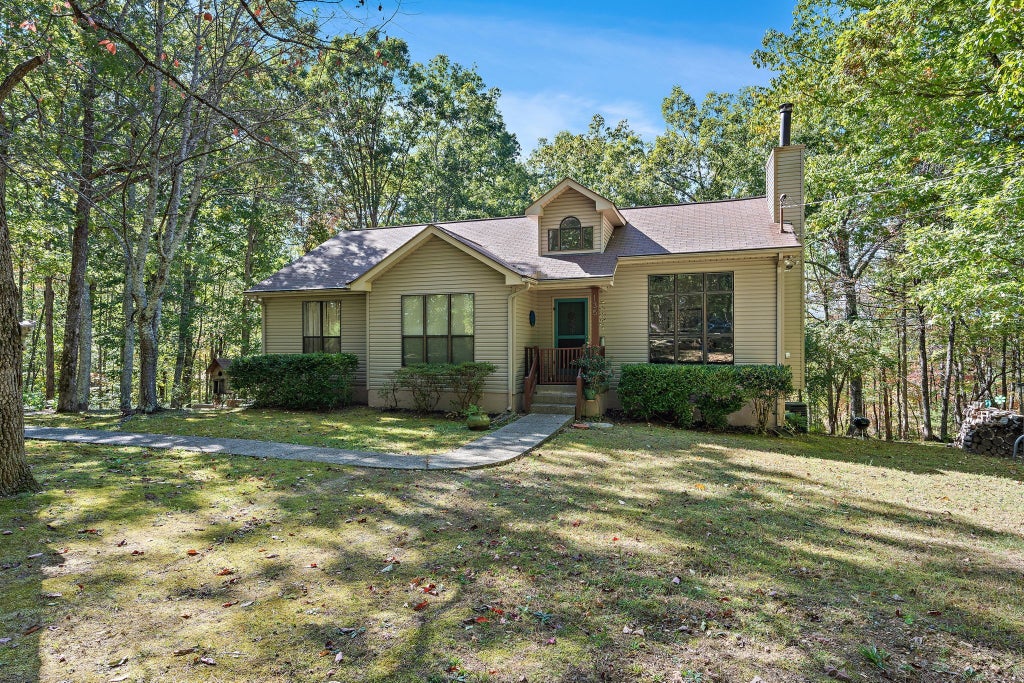 135 Shade Tree Ln, Pegram