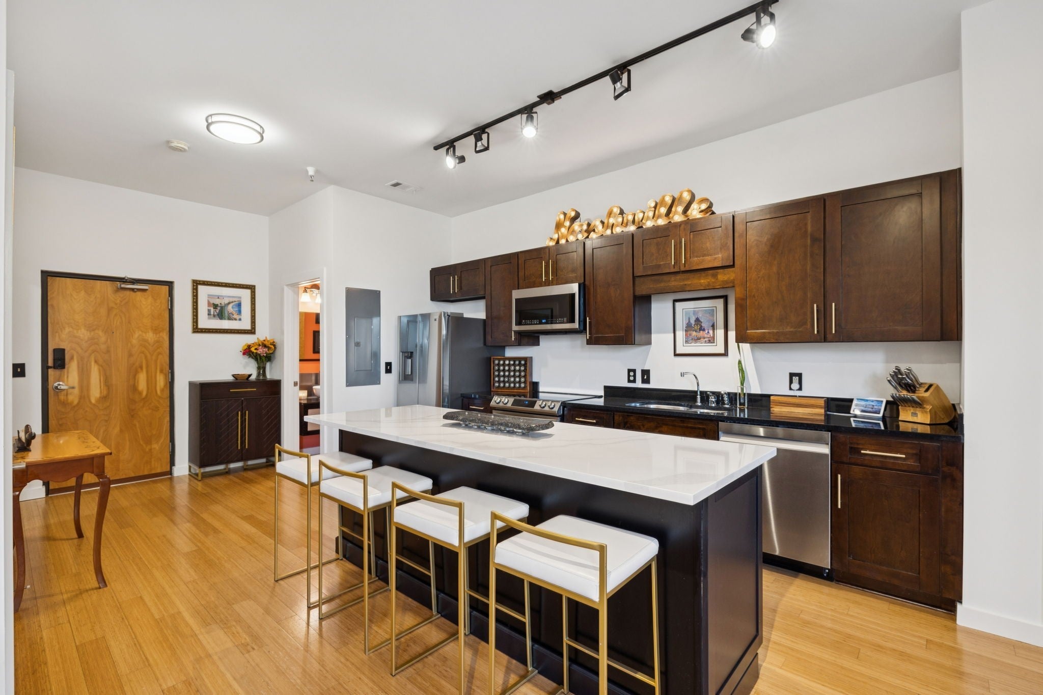 Photo of Listing #3040092