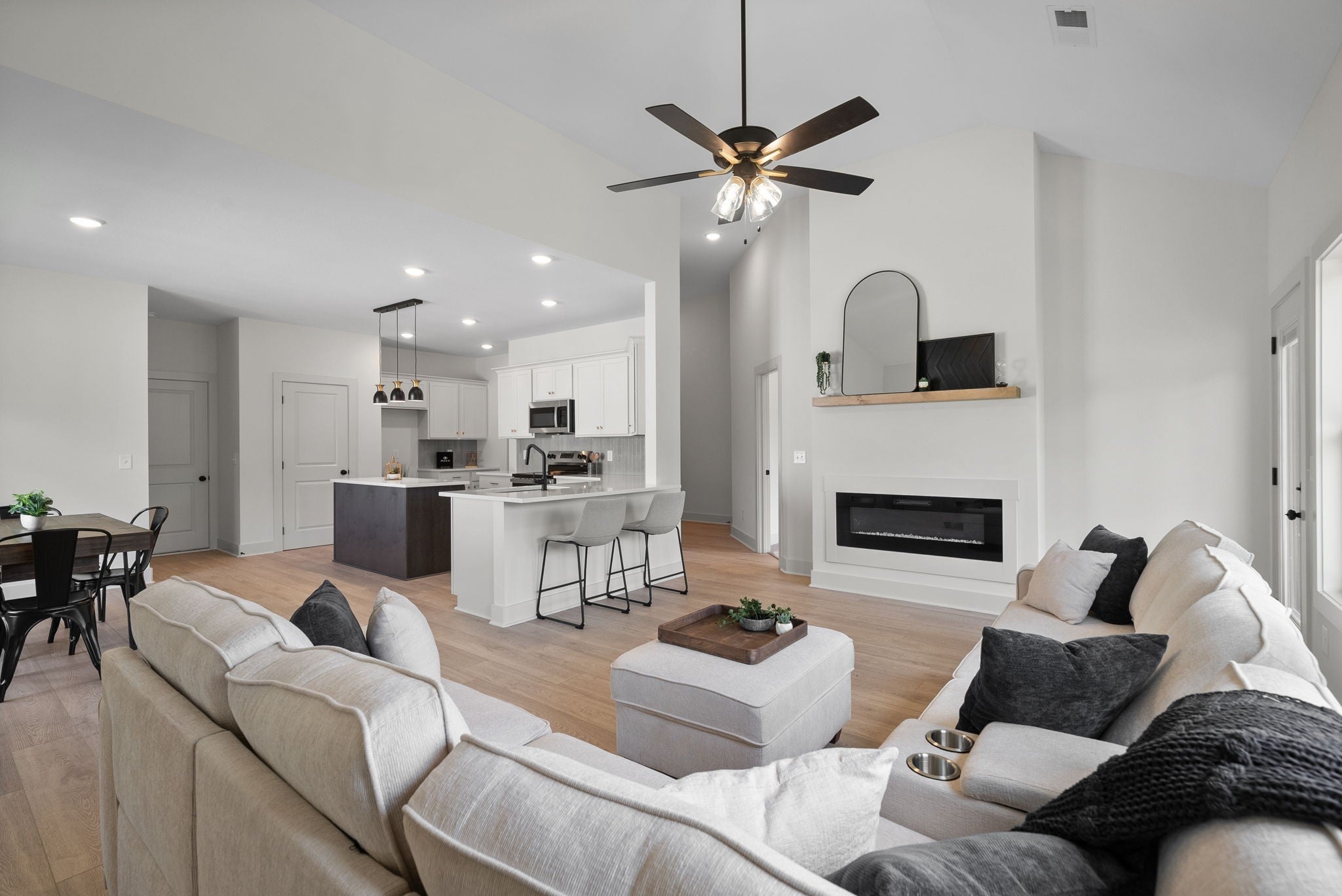 Photo of Listing #3041278