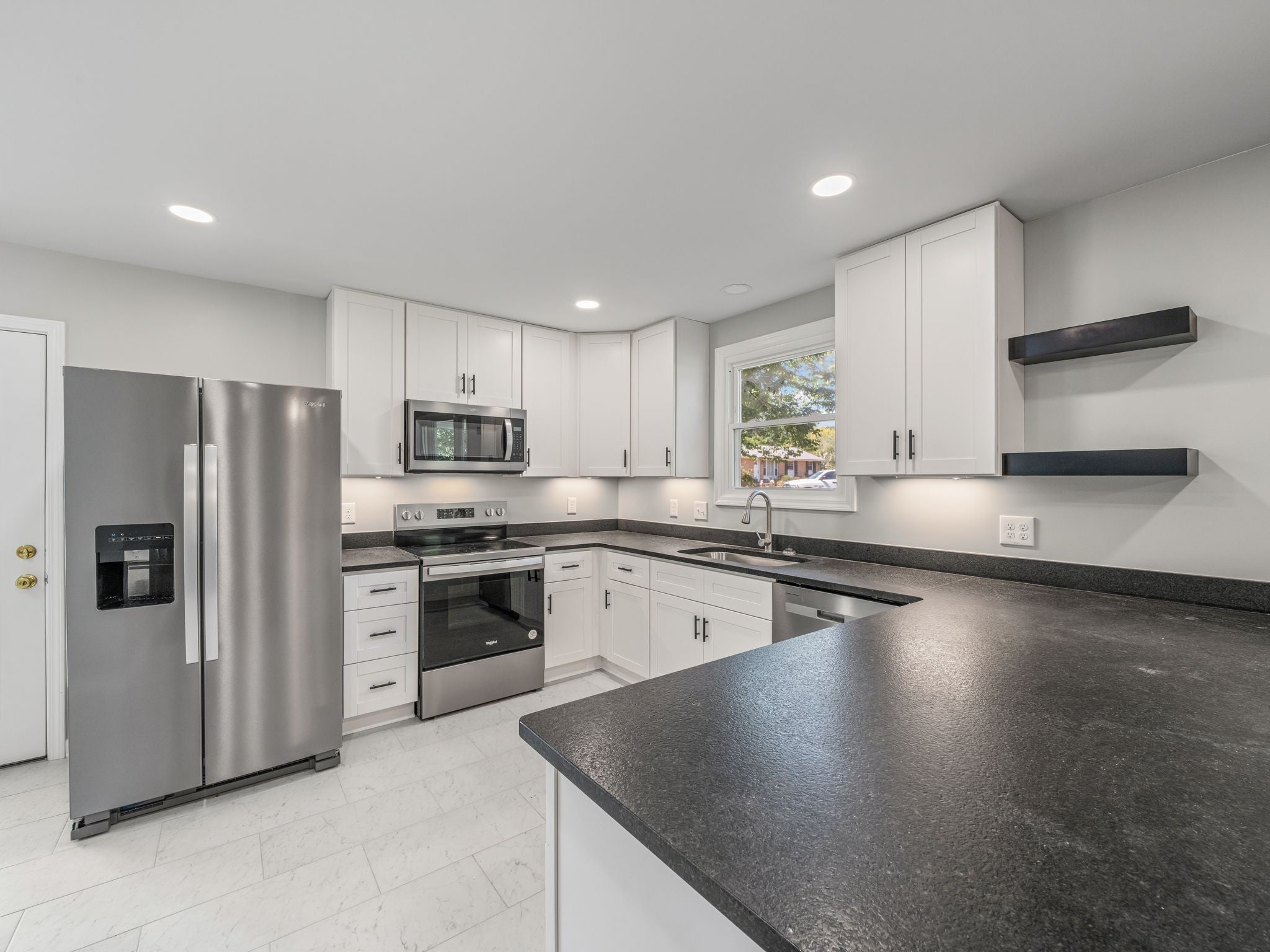 Photo of Listing #3041385