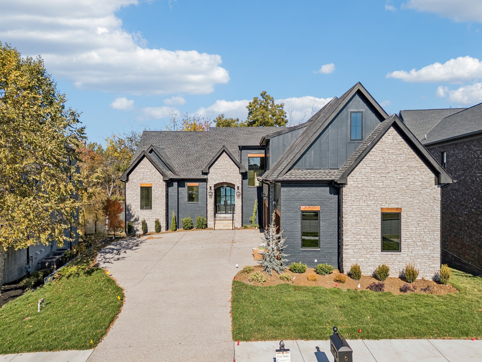 Photo of Listing #3041797