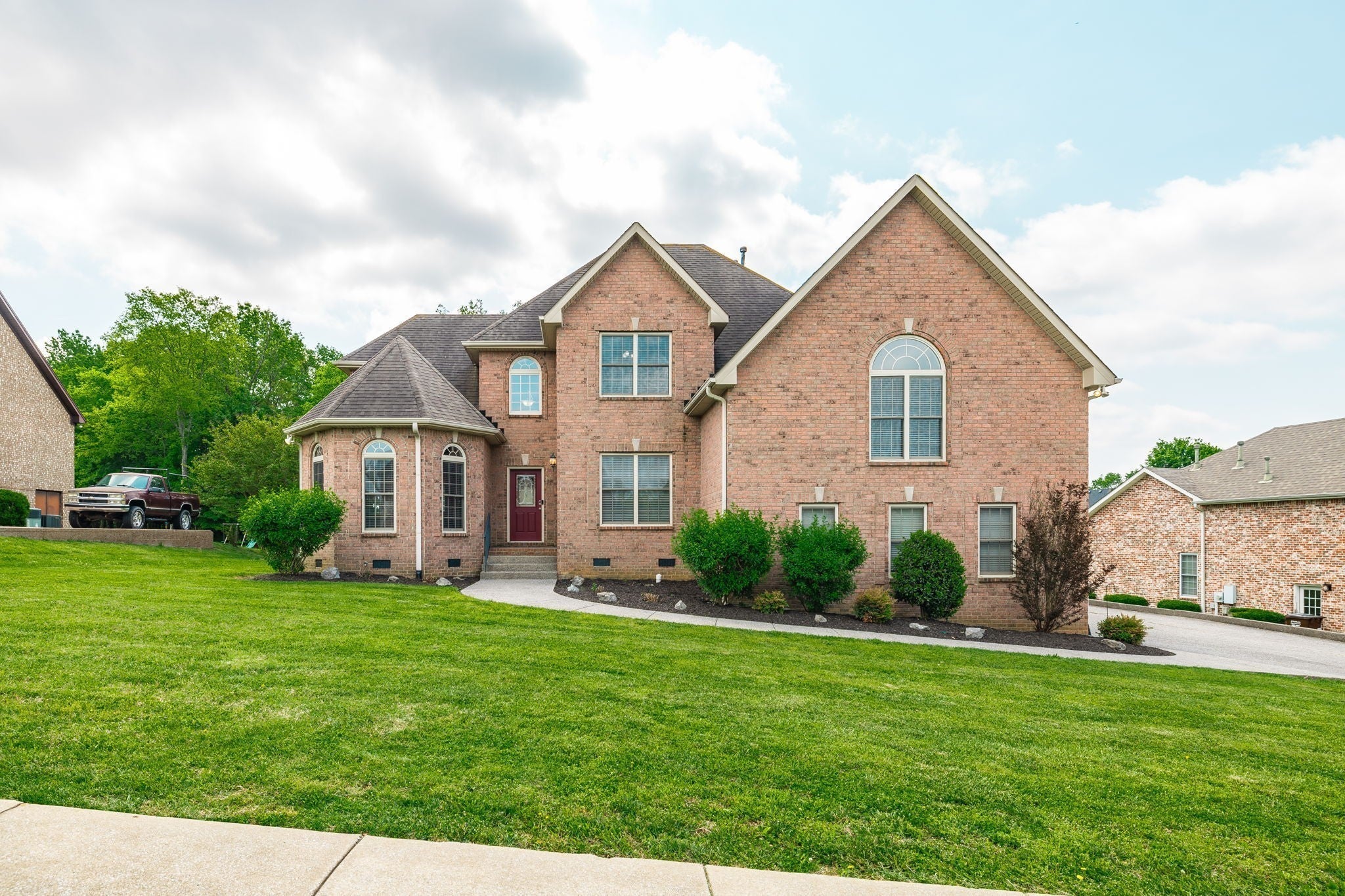 Home for sale in 1022 Tower Hill Ln Hendersonville, TN