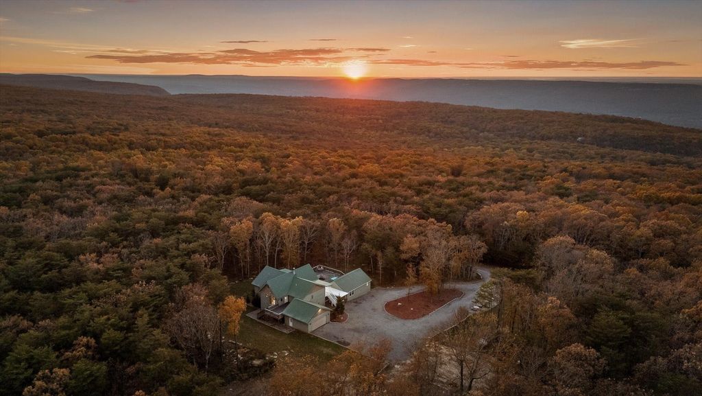 504 Wolf Run, Cloudland
