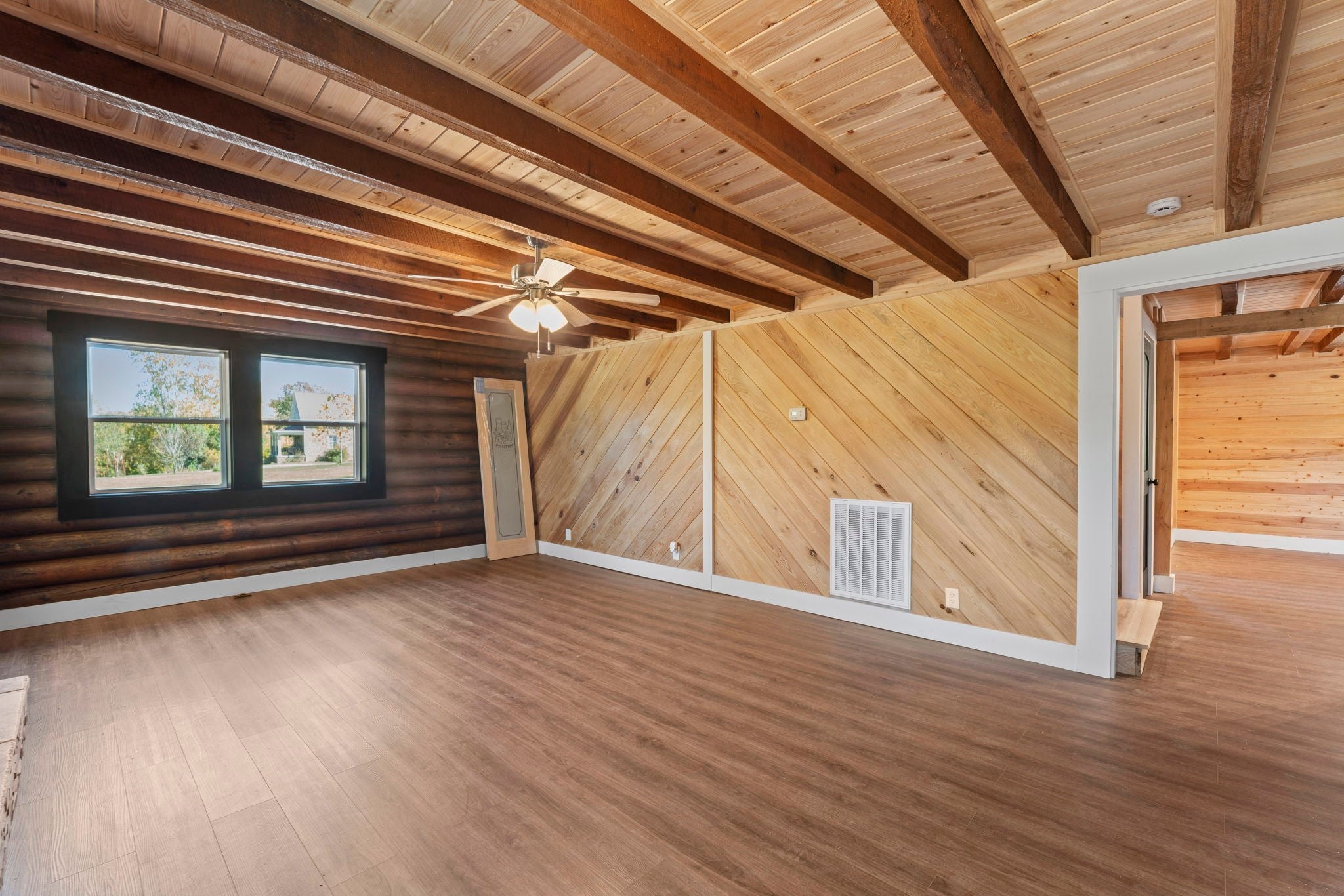 Photo of Listing #3042082